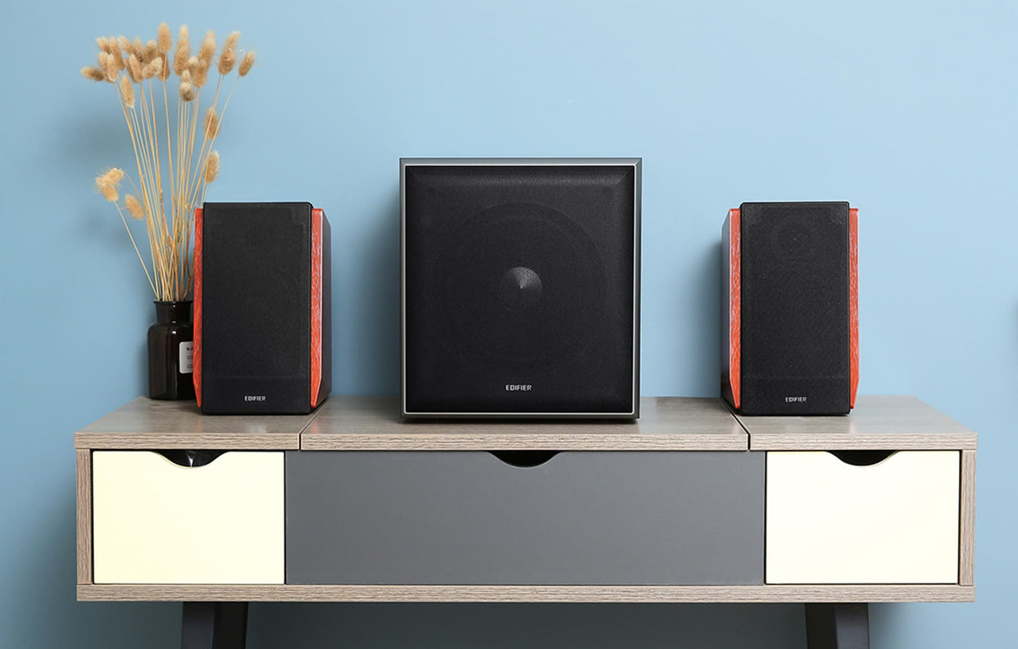 Edifier R1700BTs Bookshelf Speakers with Sub out +BT (Pair)